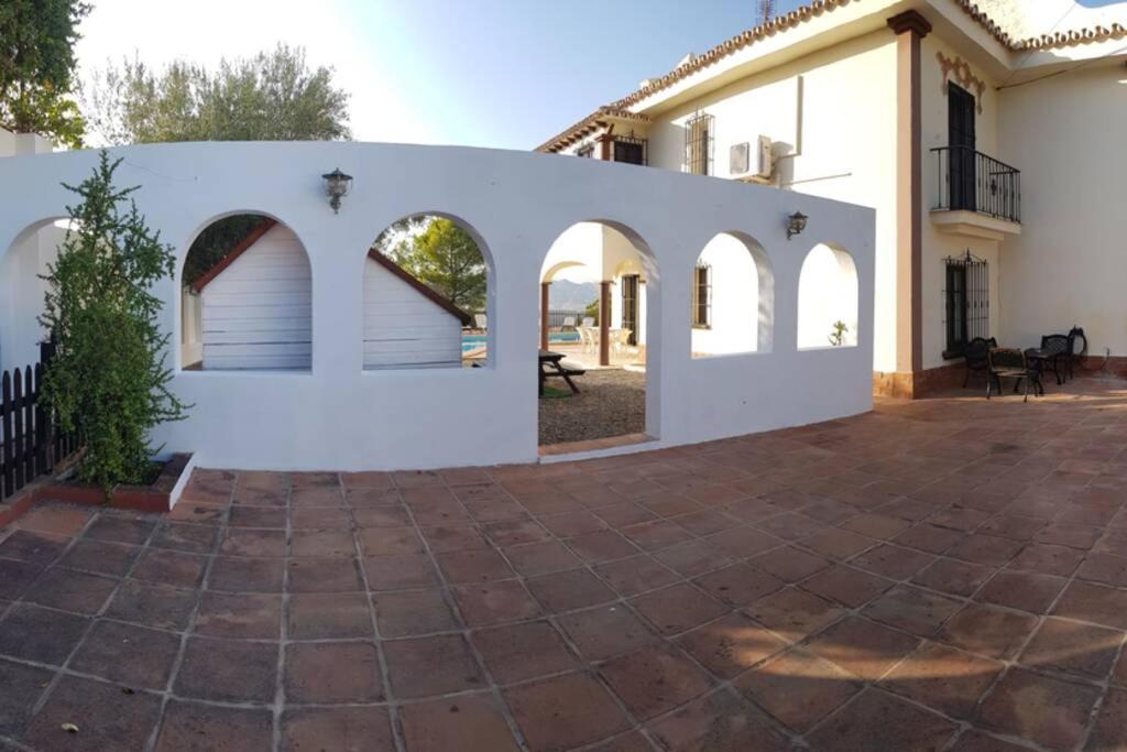 Preciosa Villa Con Gran Piscina Y Fabulosas Vistas 阿尔豪林德拉托里 外观 照片