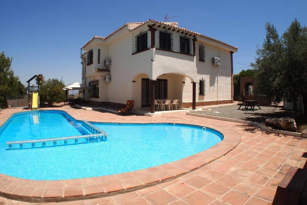 Preciosa Villa Con Gran Piscina Y Fabulosas Vistas 阿尔豪林德拉托里 外观 照片