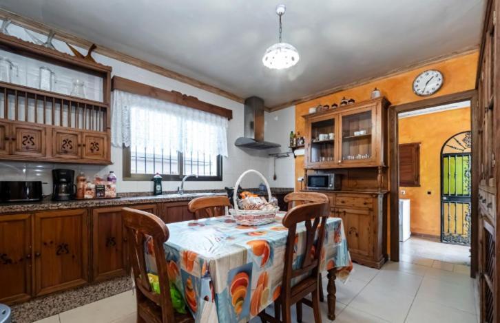 Preciosa Villa Con Gran Piscina Y Fabulosas Vistas 阿尔豪林德拉托里 外观 照片
