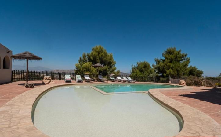 Preciosa Villa Con Gran Piscina Y Fabulosas Vistas 阿尔豪林德拉托里 外观 照片
