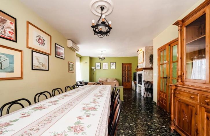 Preciosa Villa Con Gran Piscina Y Fabulosas Vistas 阿尔豪林德拉托里 外观 照片